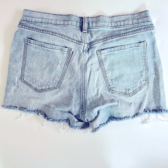 OLD NAVY Boyfriend Denim Destructed Frayed Jeans Shorts Women's 6 - Picture 2 of 3